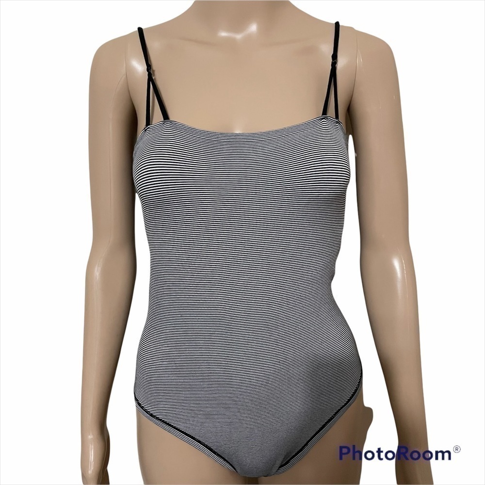 Forever 21 Forever 21 Black & White Body Suit - Picture 3 of 14